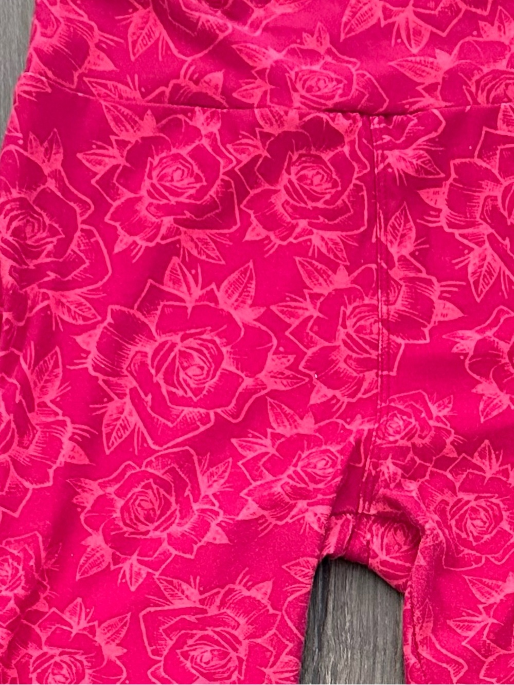 LuLaRoe Bright Red Rose Leggings